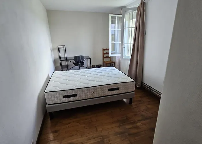 Maison Plain-pied à Royan: 3 Chambres, Terrasse, Proche Plages, Calme Sur Terrain De 500 M² - Fr-1-71-106