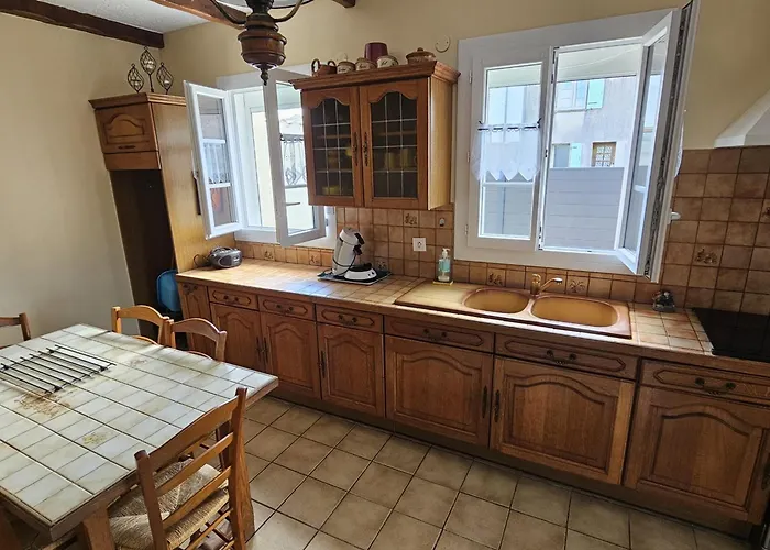 Maison Plain-pied à Royan: 3 Chambres, Terrasse, Proche Plages, Calme Sur Terrain De 500 M² - Fr-1-71-106