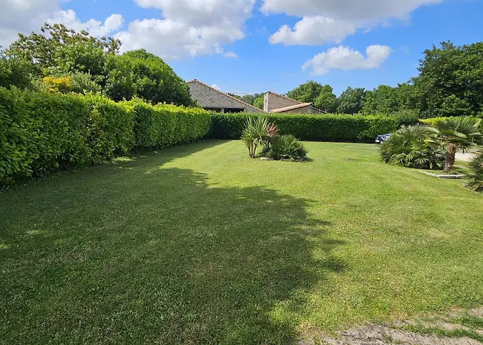 Maison Plain-pied à Royan: 3 Chambres, Terrasse, Proche Plages, Calme Sur Terrain De 500 M² - Fr-1-71-106