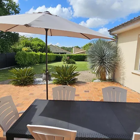 Casa de Férias Maison Plain-pied à Royan: 3 Chambres, Terrasse, Proche Plages, Calme Sur Terrain De 500 M² - Fr-1-71-106 Royan