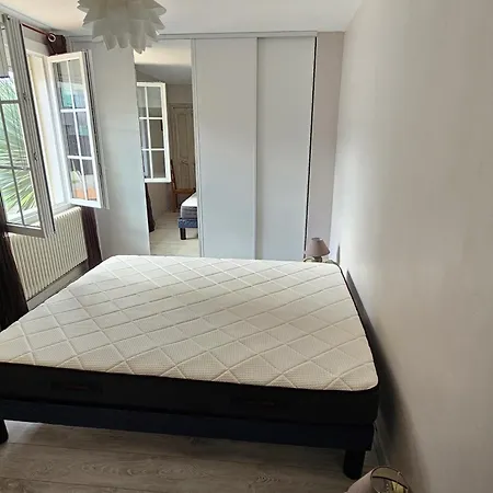 Holiday home Maison De Plain-pied A Royan, 3 Chambres, Terrasse - Fr-1-71-106