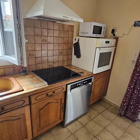 Holiday home Maison De Plain-pied A Royan, 3 Chambres, Terrasse - Fr-1-71-106 *