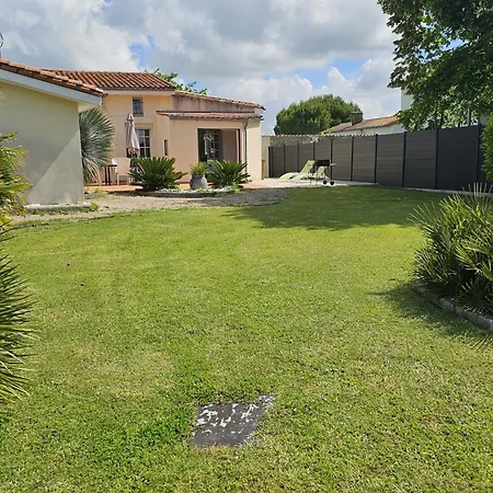 Maison De Plain-pied A Royan, 3 Chambres, Terrasse - Fr-1-71-106 * Royan