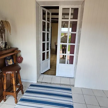 Casa de Férias Maison Plain-pied à Royan: 3 Chambres, Terrasse, Proche Plages, Calme Sur Terrain De 500 M² - Fr-1-71-106 *
