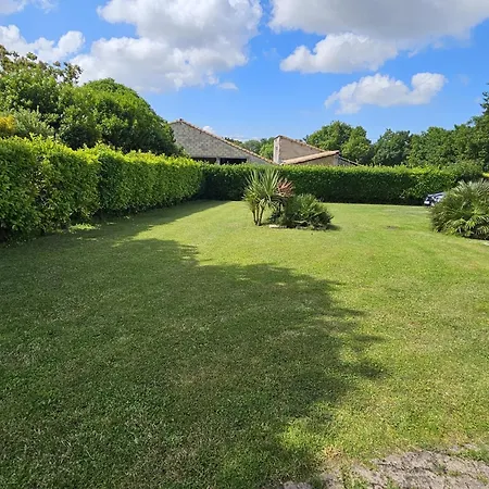 Maison Plain-pied à Royan: 3 Chambres, Terrasse, Proche Plages, Calme Sur Terrain De 500 M² - Fr-1-71-106